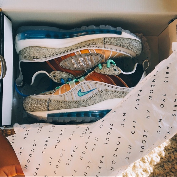 Air max 98 NYC, London, Soeul, Paris, Toyko( Rare) - Picture 2 of 8